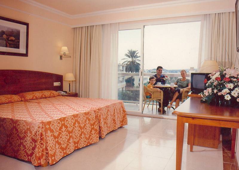 Aparthotel Y Hotel Paguera Beach Peguera Szoba fotó